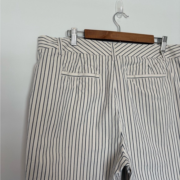 Cabi Tick Tock Cream Pinstripe Cropped Trouser Midrise Women's 16 - Picture 5 of 11
